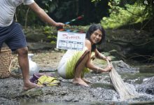 Aimee Baruah getting award